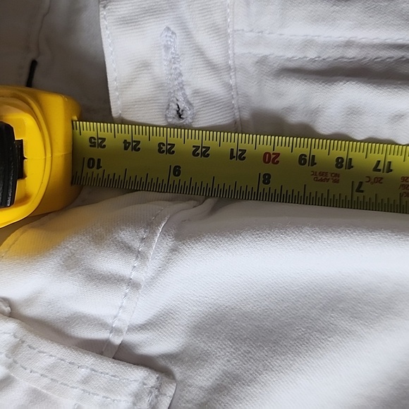 Bermuda shorts - Picture 6 of 6